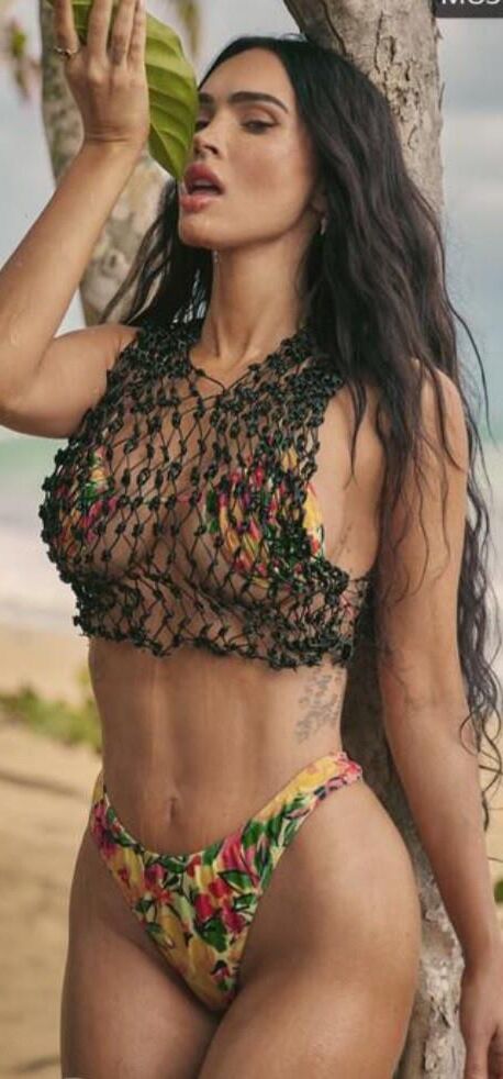 Megan Fox Photo #