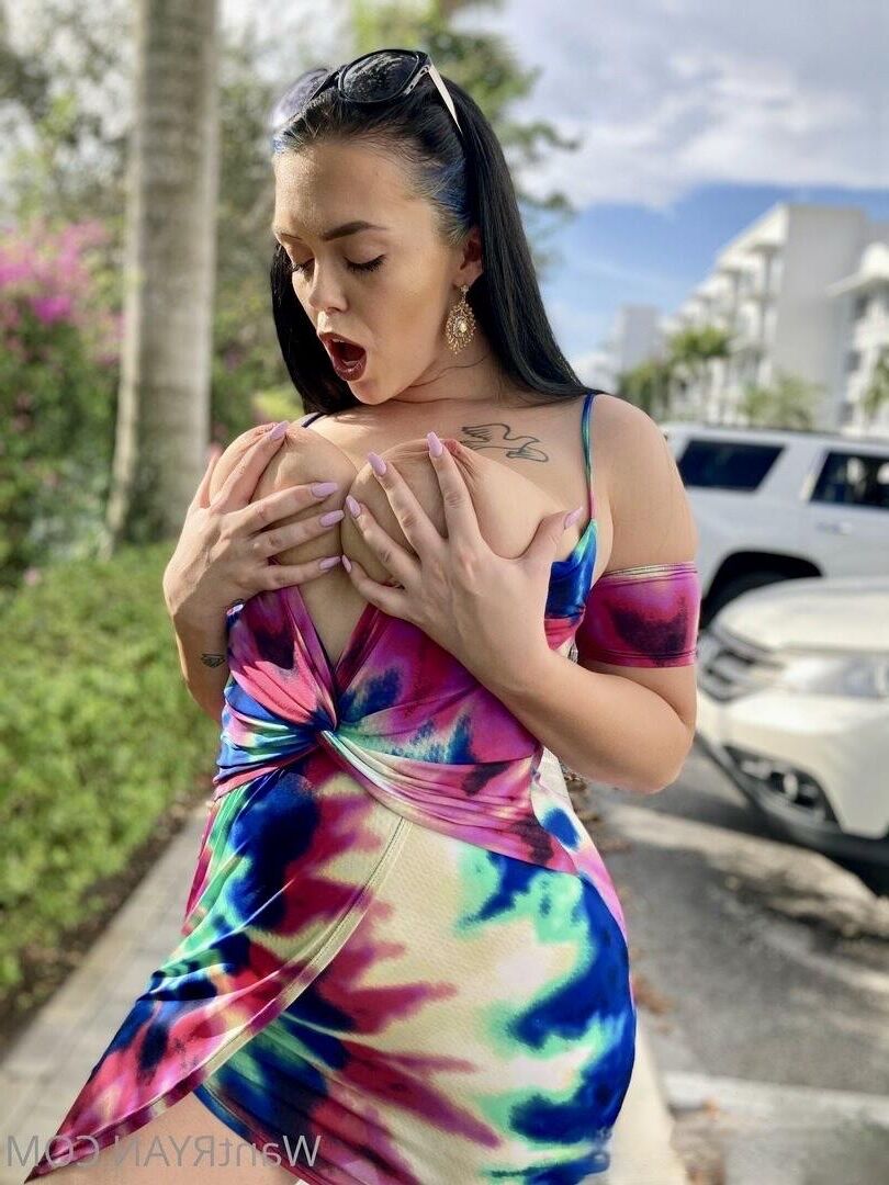 Ryan Big Butt Big Boobs Schönheit Brünette Milf gemischte heiße Aufnahmen