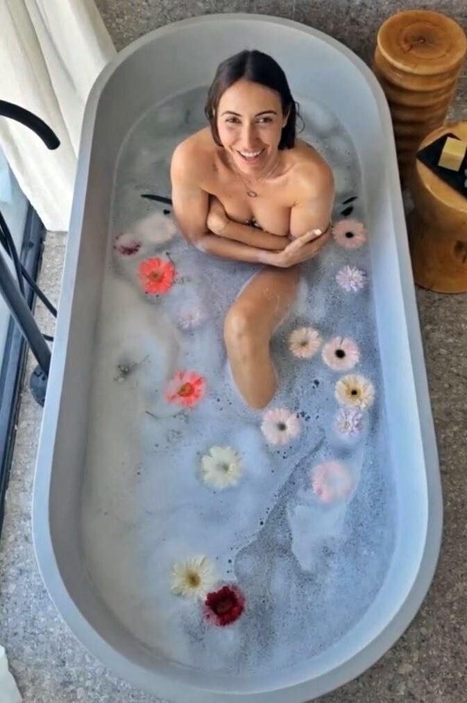 Celebs Hiding Tits 