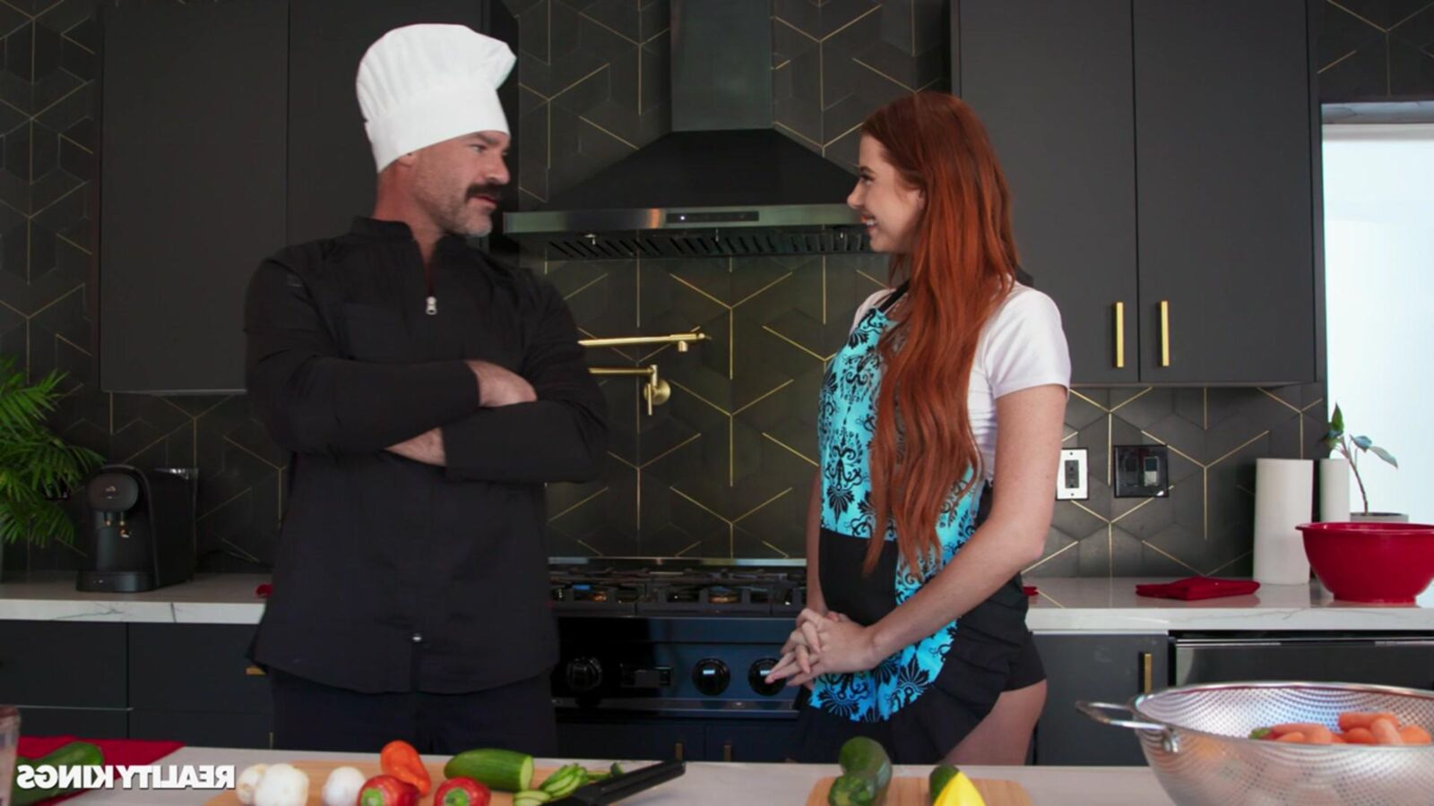 Stella Luxx Yo Viral Foodie Fuck