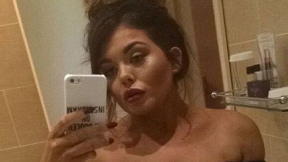 Scarlett moffatt ( TV personality)