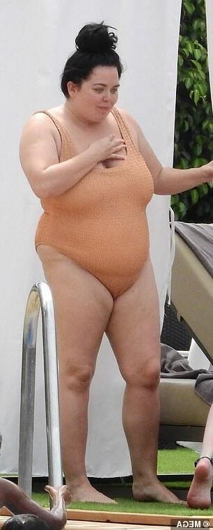 Scarlett moffatt ( TV personality)