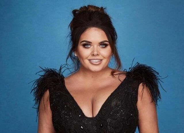 Scarlett moffatt ( TV personality)