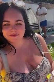 Scarlett moffatt ( TV personality)