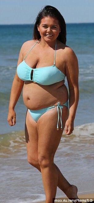 Scarlett moffatt ( TV personality)