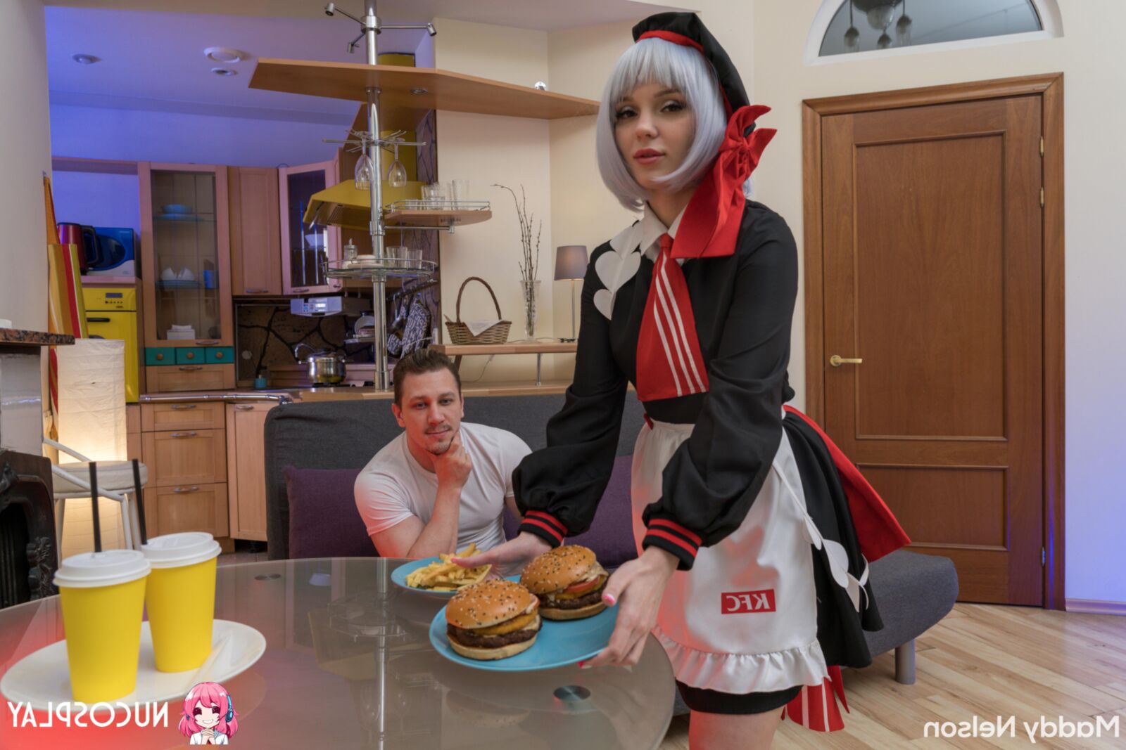 Maddy Nelson Yo Analsex für sexy Burger Maid