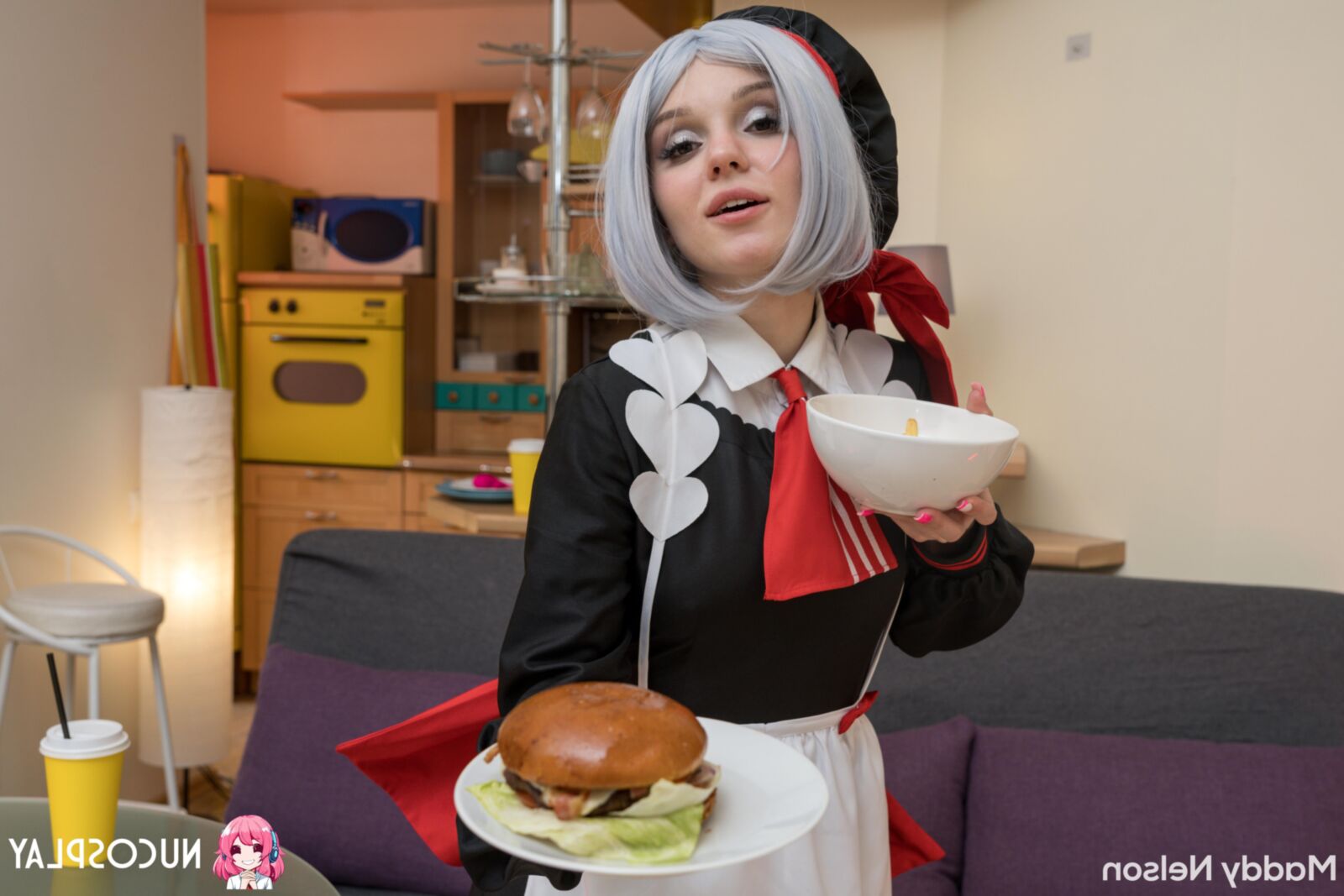 Maddy Nelson Yo Analsex für sexy Burger Maid