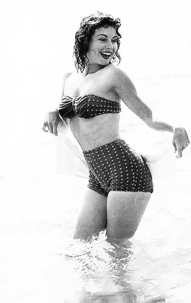 Célébrités avant le bikini et la liberté du bikini