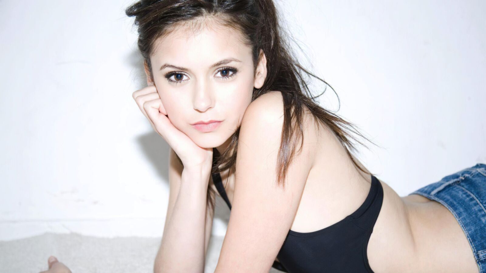 Nina Dobrev
