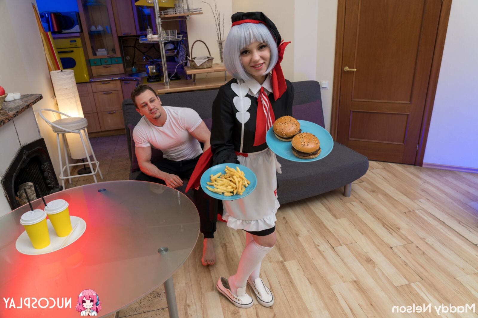 Maddy Nelson Yo Analsex für sexy Burger Maid