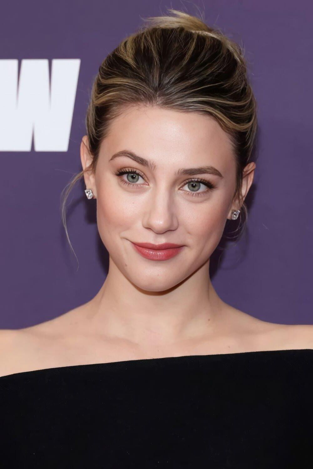 Lili Reinhart