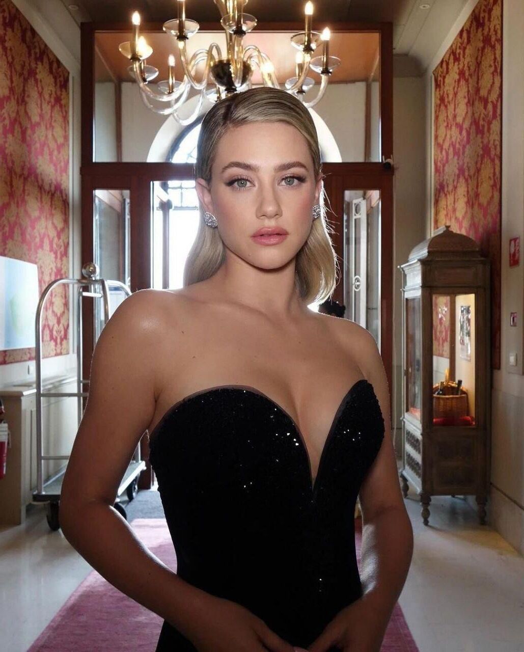 Lili Reinhart
