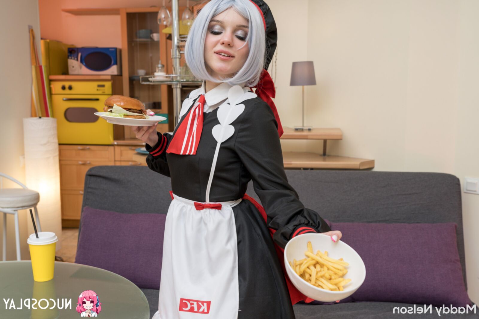Maddy Nelson Yo Analsex für sexy Burger Maid