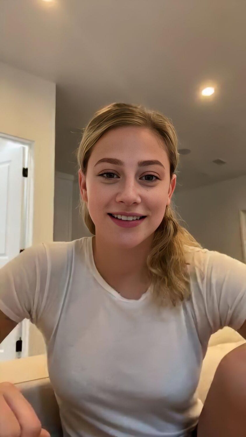 Lili Reinhart