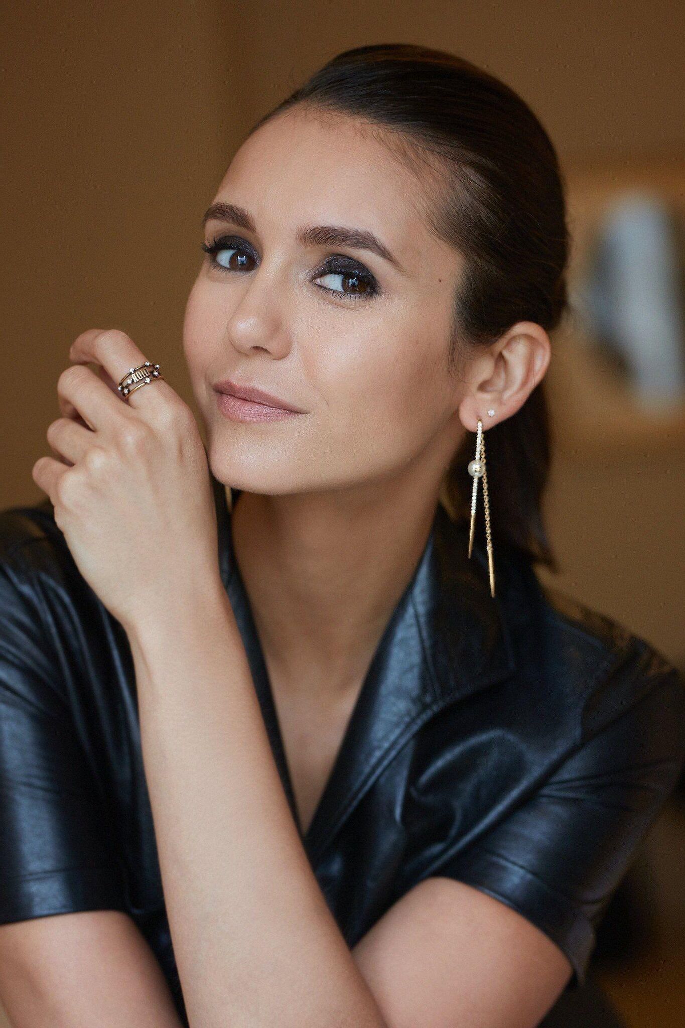 Nina Dobrev