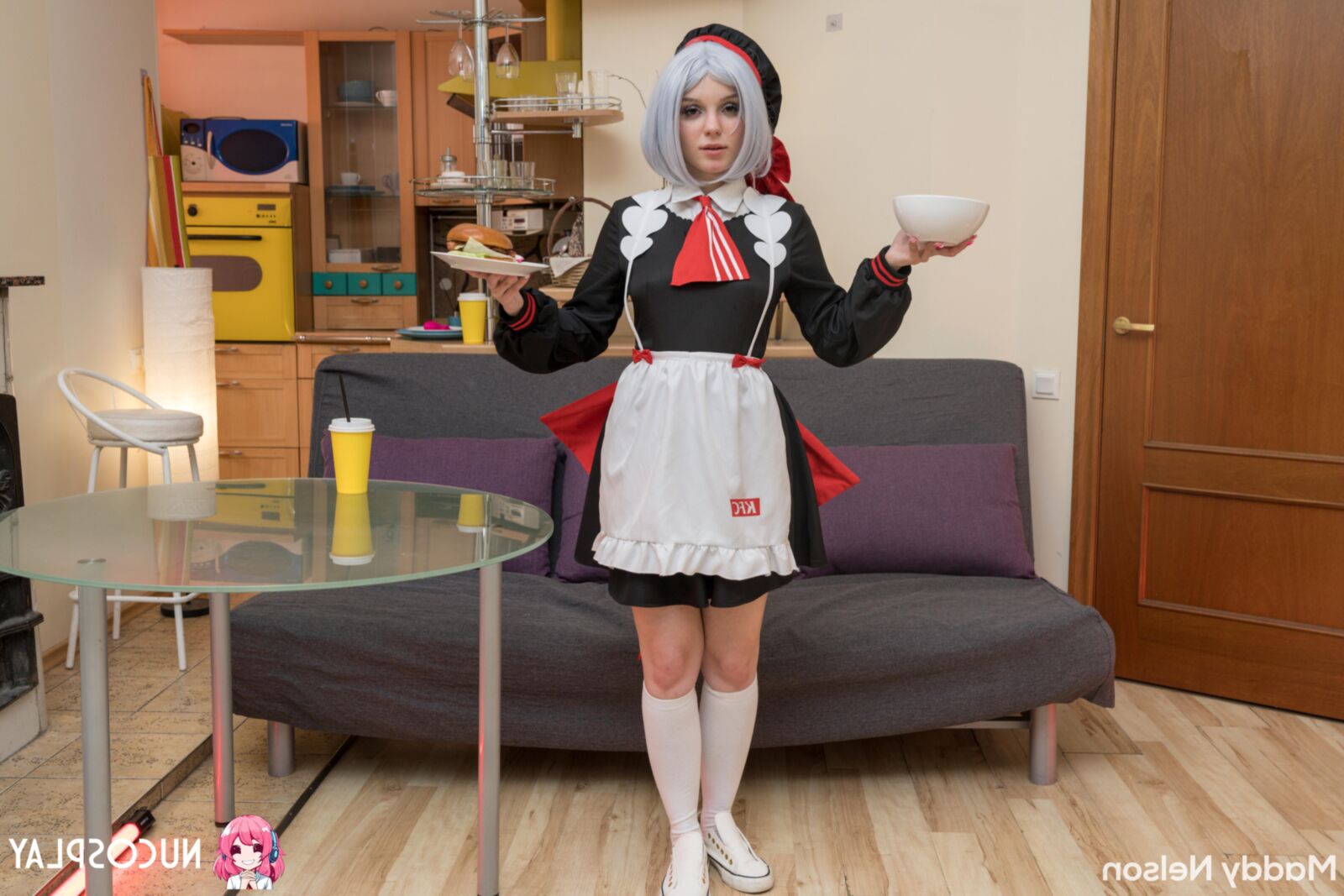 Maddy Nelson Yo Analsex für sexy Burger Maid