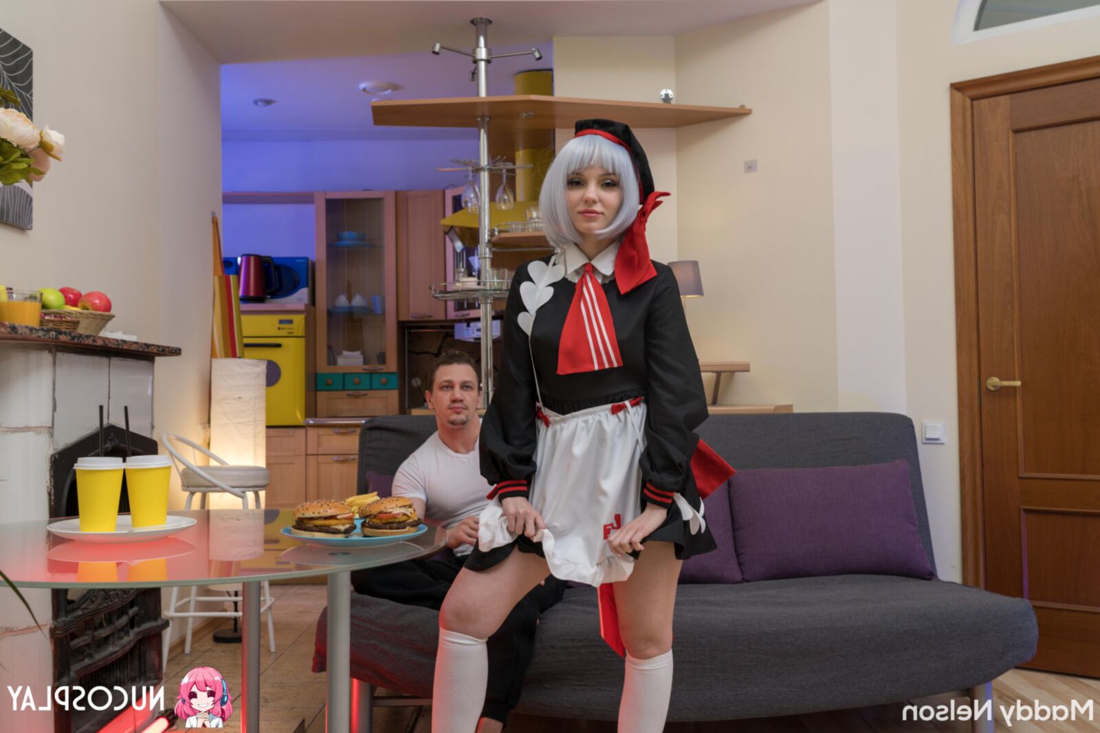 Maddy Nelson Yo Analsex für sexy Burger Maid