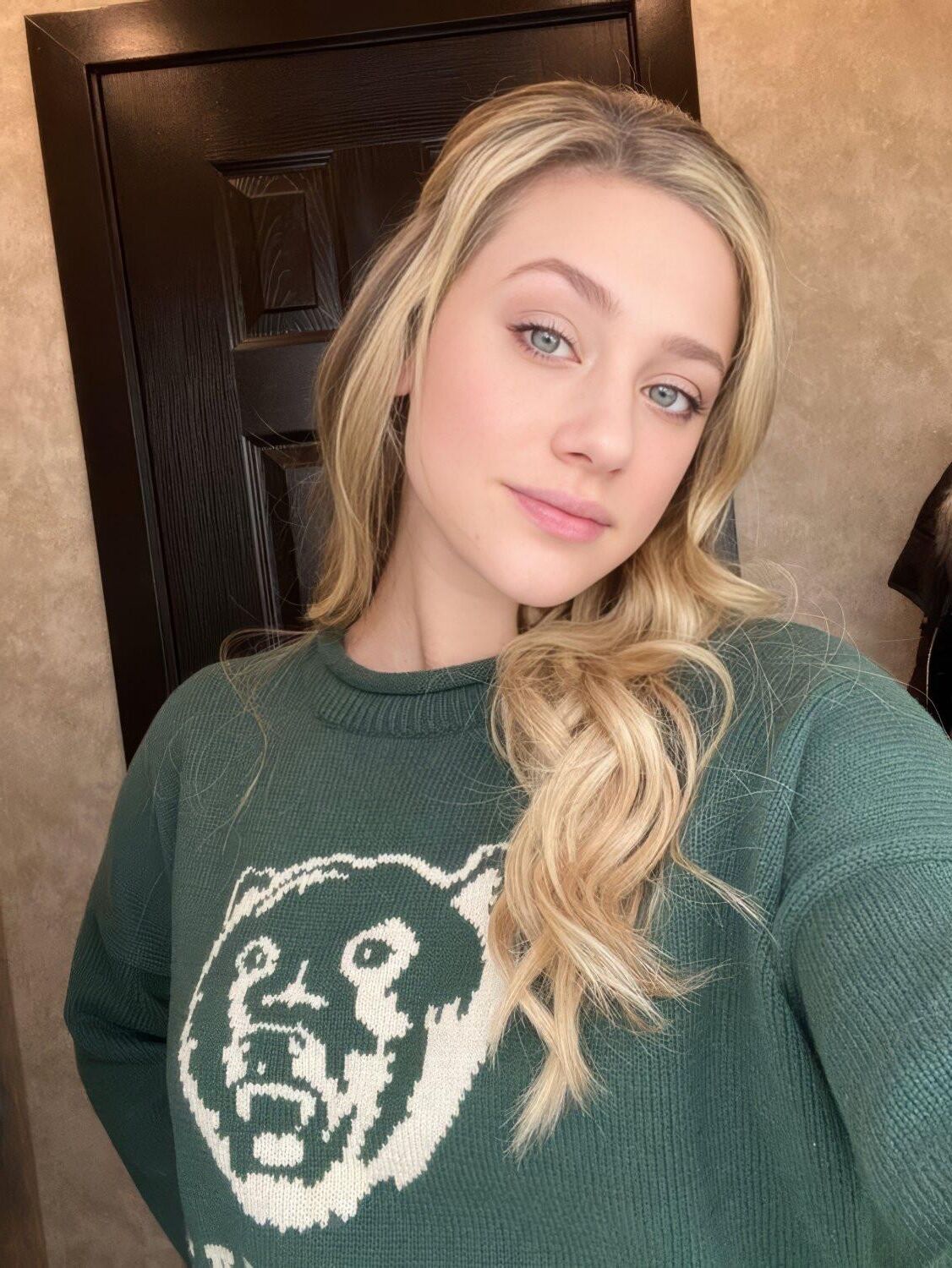 Lili Reinhart