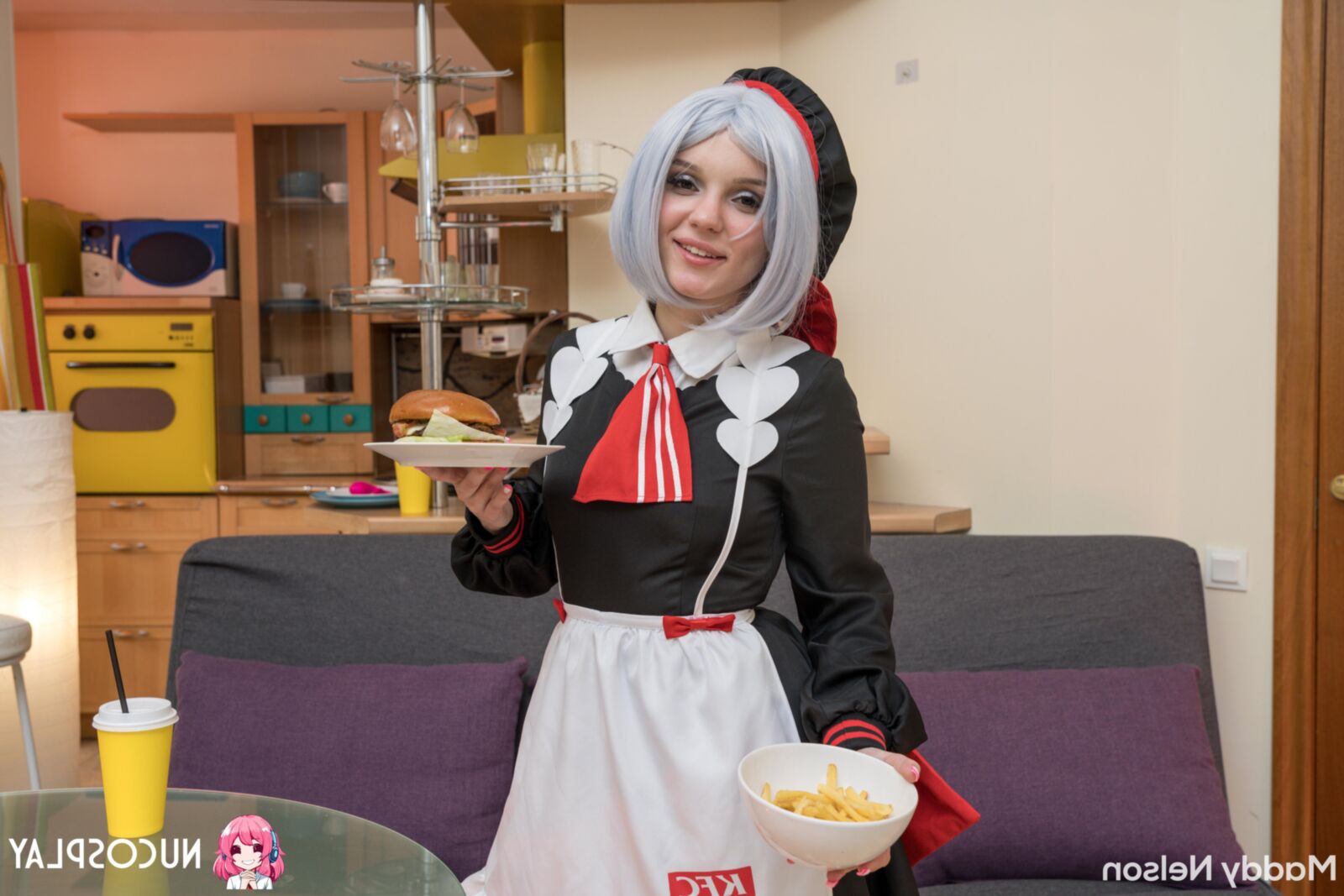 Maddy Nelson Yo Analsex für sexy Burger Maid