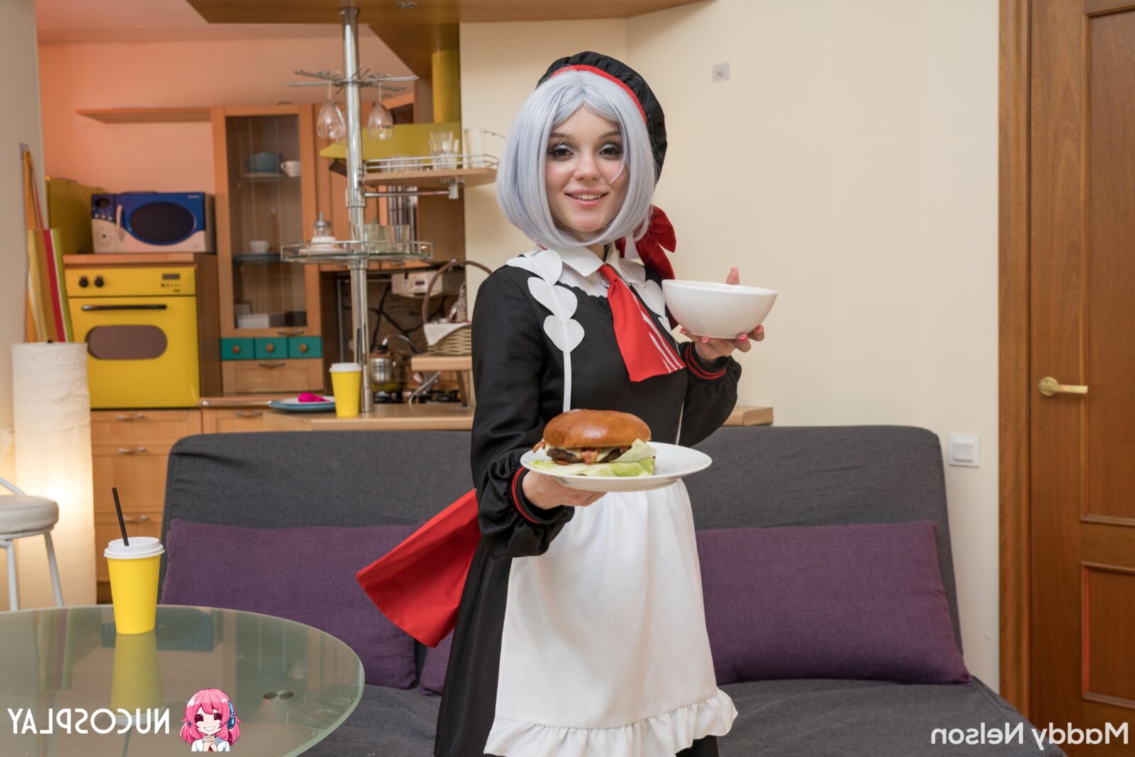 Maddy Nelson Yo Analsex für sexy Burger Maid
