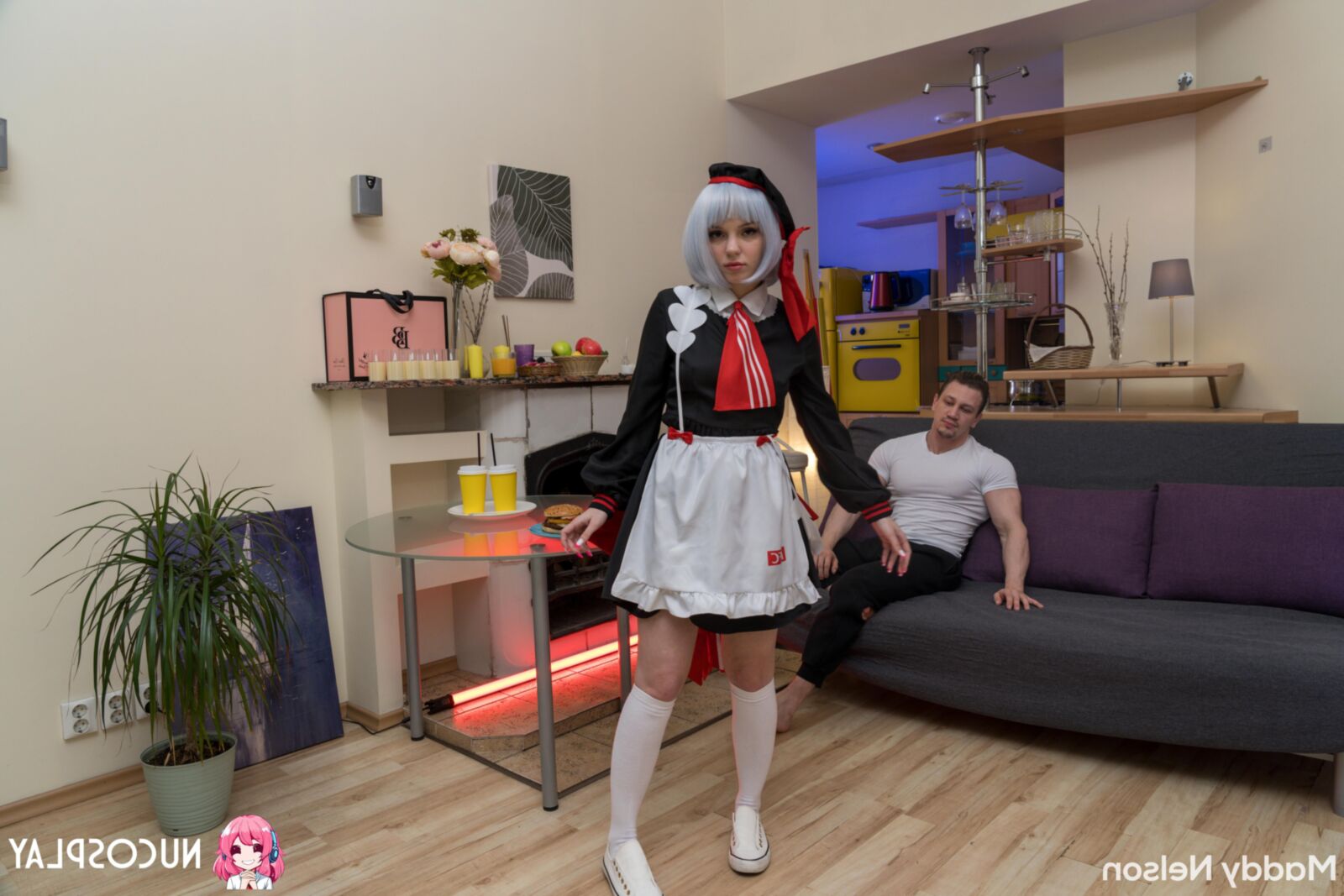 Maddy Nelson Yo Analsex für sexy Burger Maid