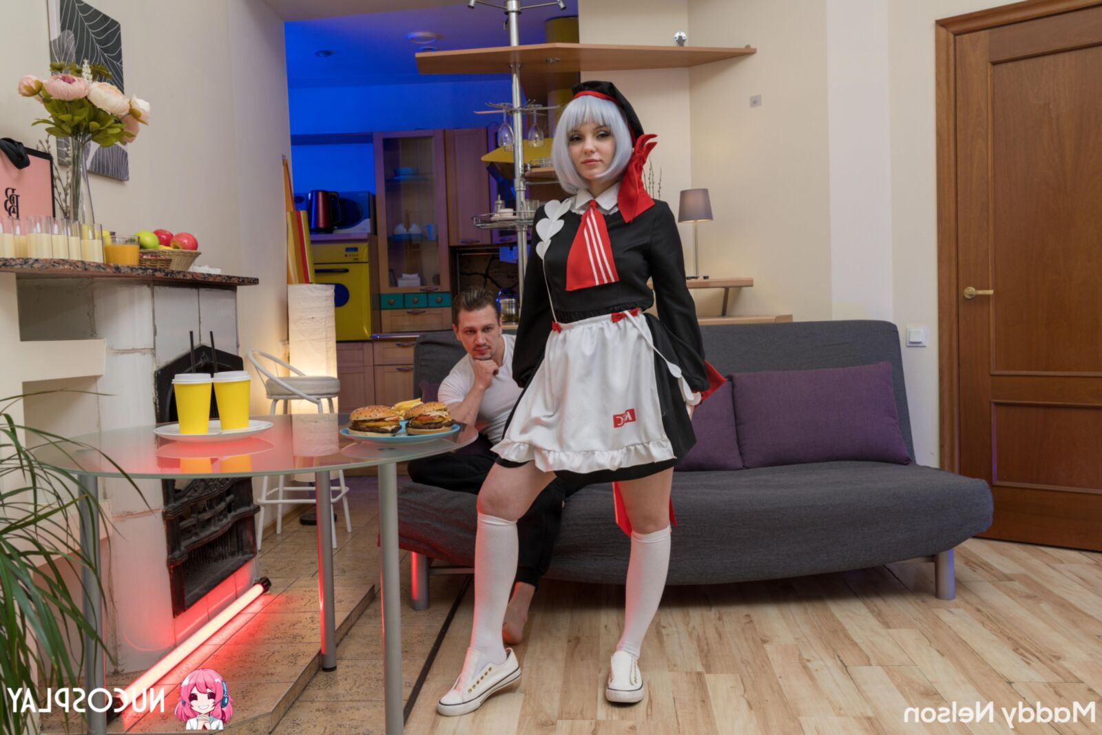 Maddy Nelson Yo Analsex für sexy Burger Maid