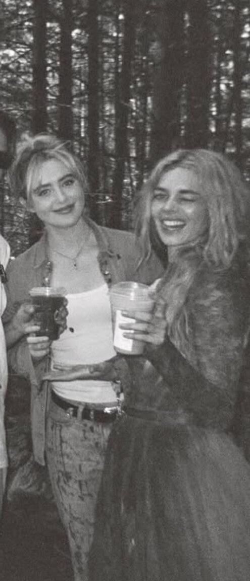 Samara Weaving and Kathryn Newton 