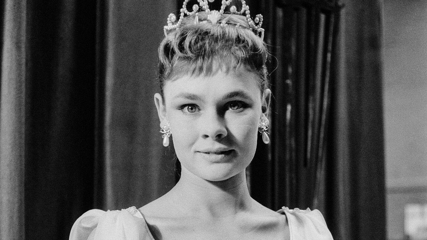 JUDI DENCH