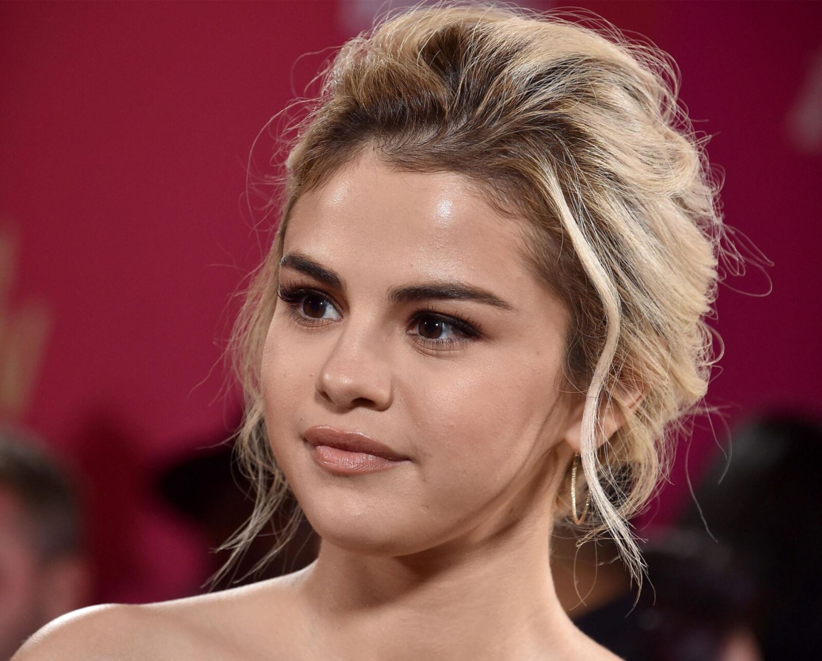 Selena Gomez Such A Hot Outfit!!