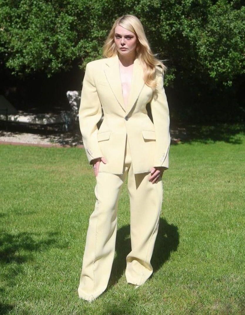 Elle Fanning sex secretary 
