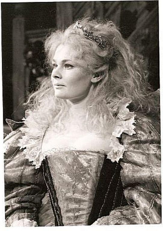 JUDI DENCH