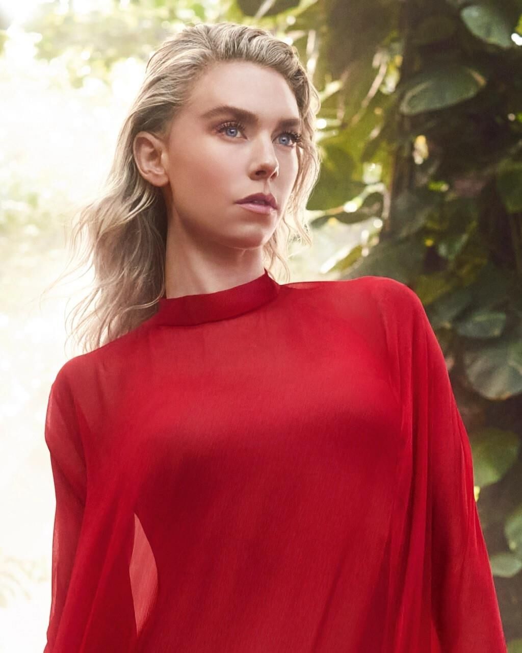 Tits Vanessa Kirby