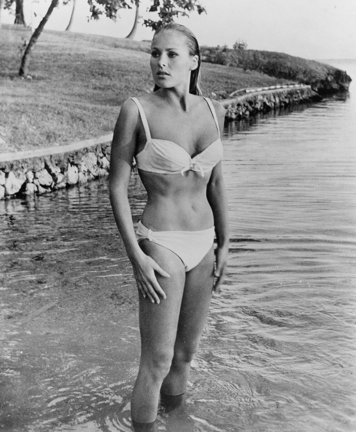 URSULA ANDRESS