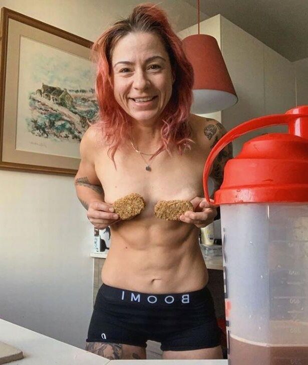 Lucy spraggan (singer)