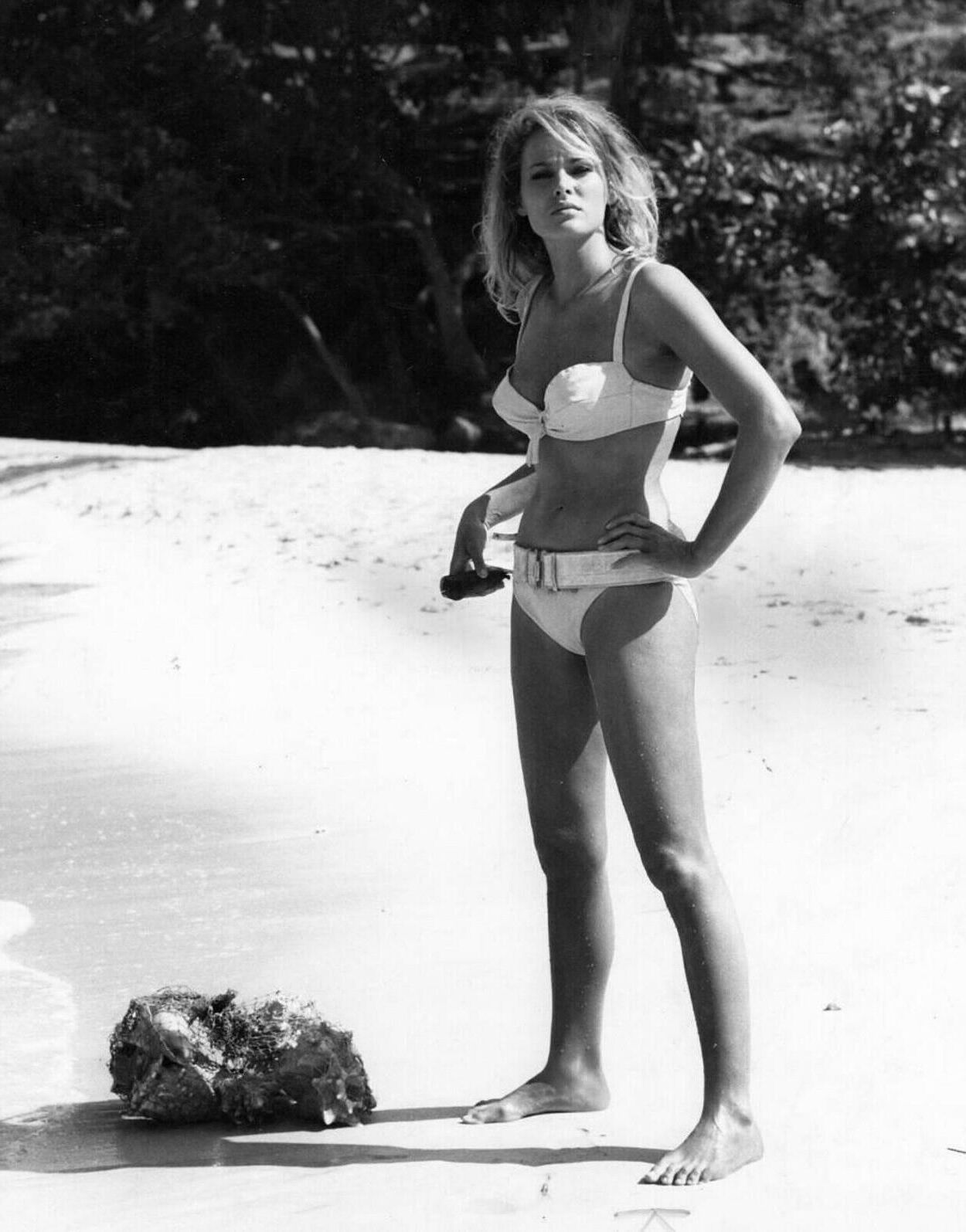 URSULA ANDRESS