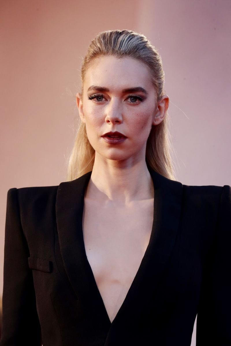 Tits Vanessa Kirby