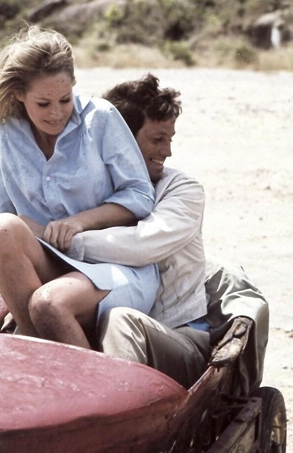URSULA ANDRESS