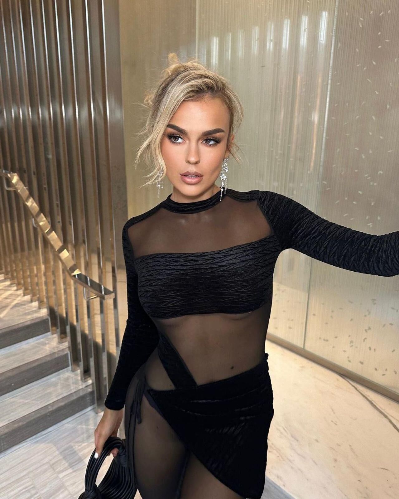 Tits Tallia Storm
