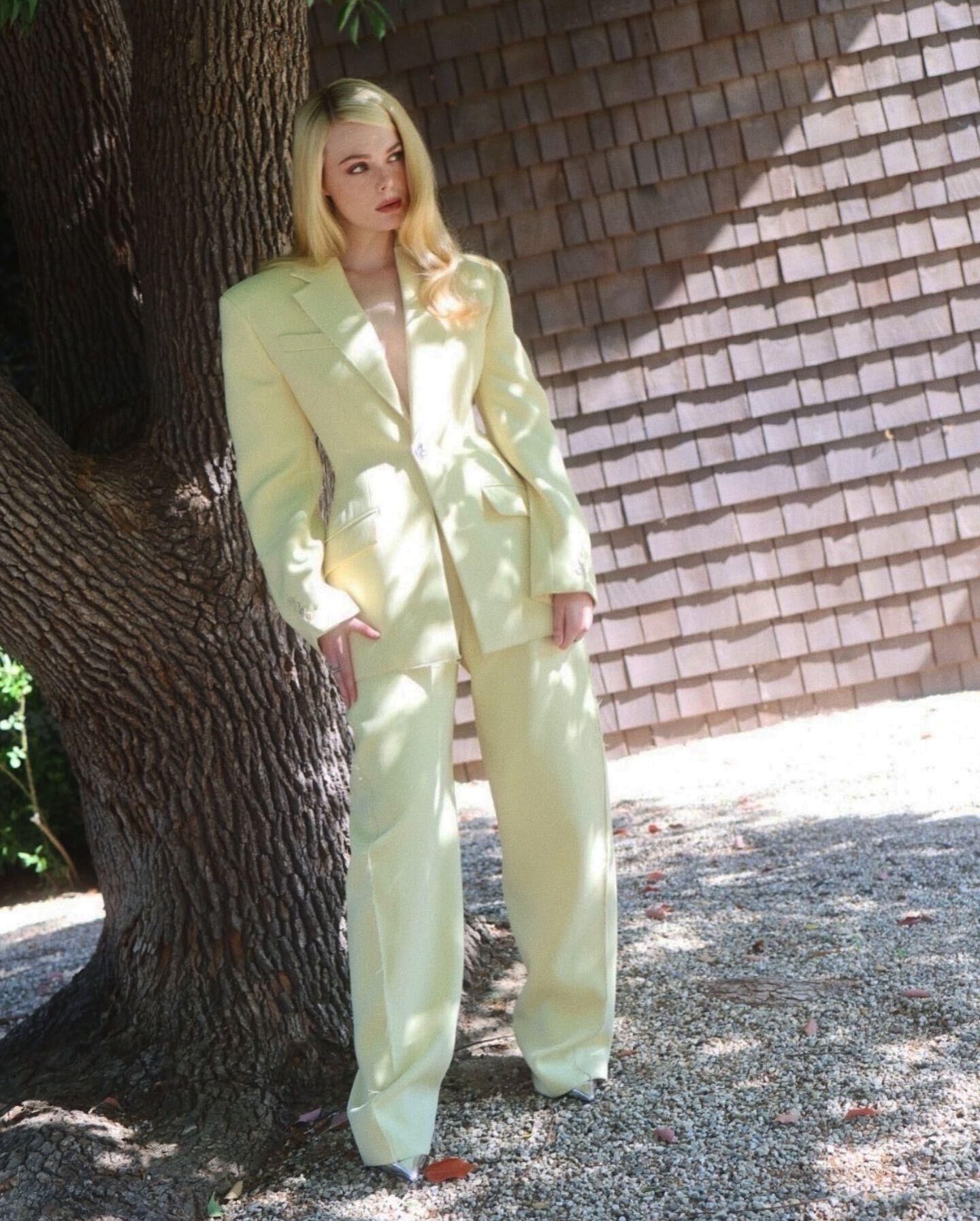 Elle Fanning sex secretary 