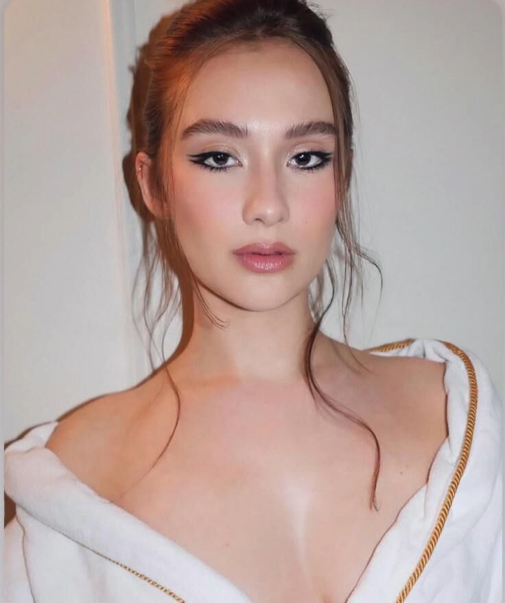 Lola Tung