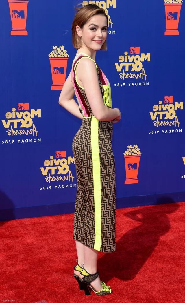 Kiernan Shipka is hot 