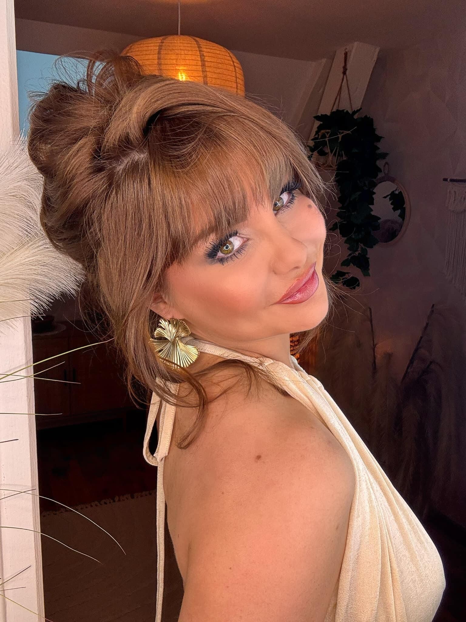 Laetitia lacourt perfektes Haar