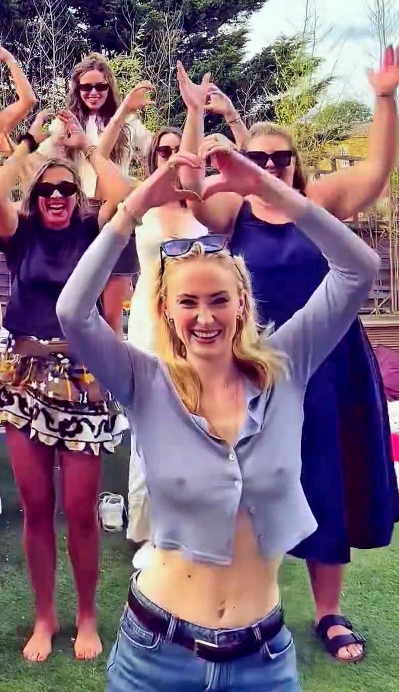 Celebrity Pokies 