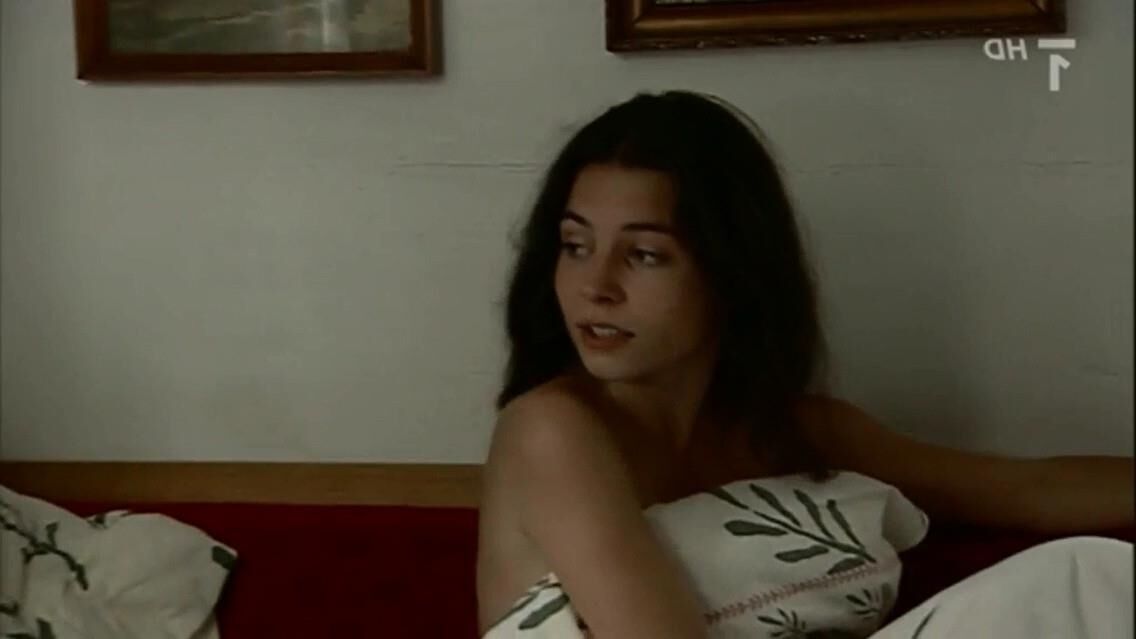 Katerina Janeckova Naves E ()