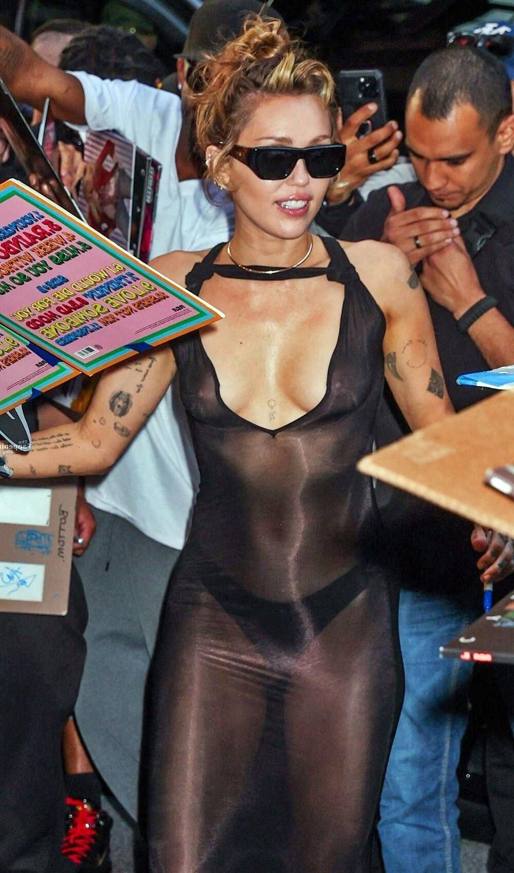 Celebrity Pokies 