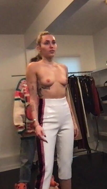 Miley Cyrus New Leaks