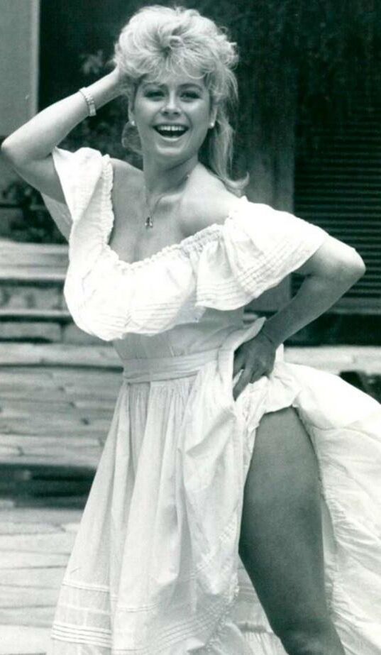 Suzanne Dando Photo #