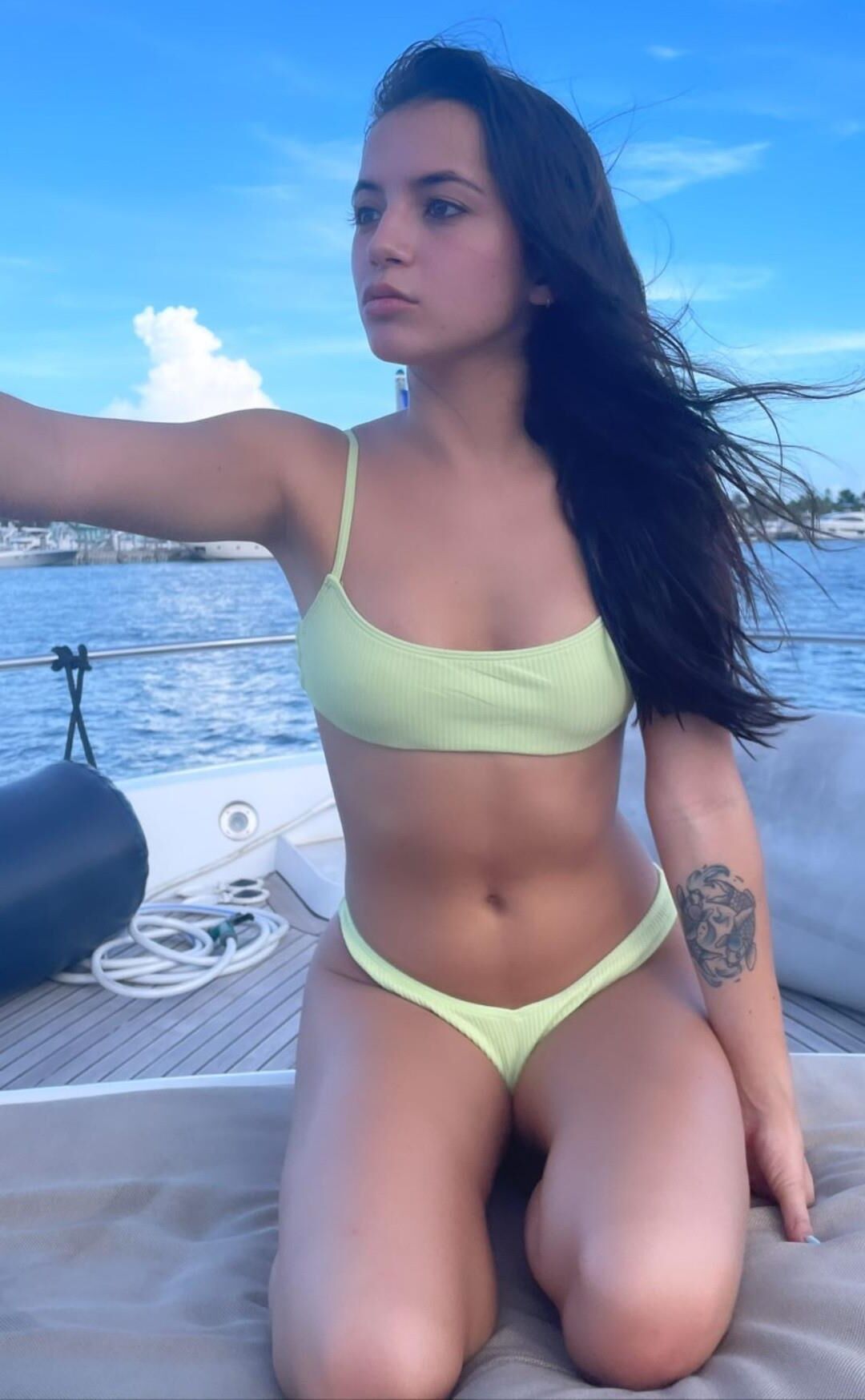 Hot Celebs Teasing Us In A Very Good Way 