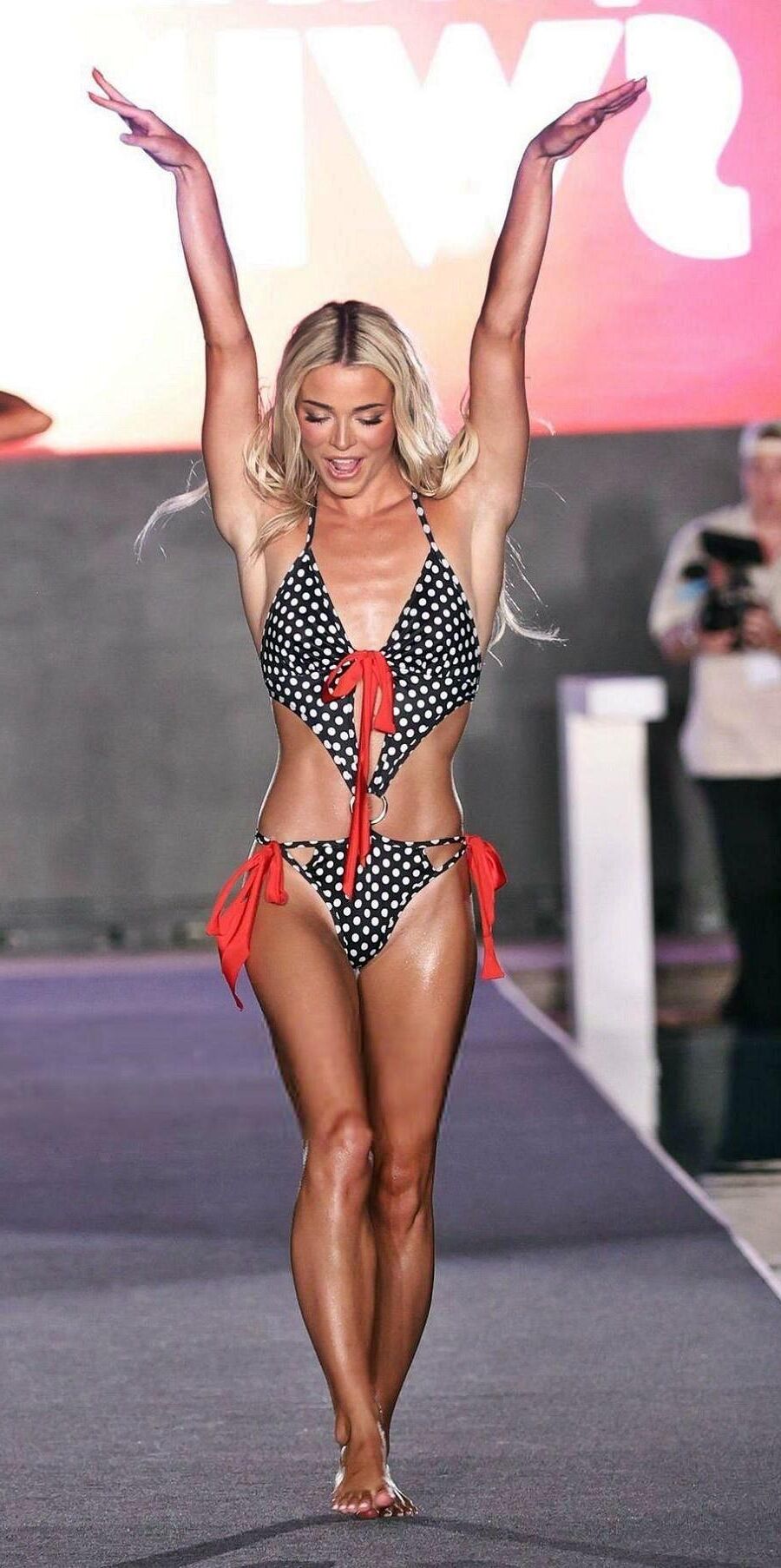 Celebrity Armpits 