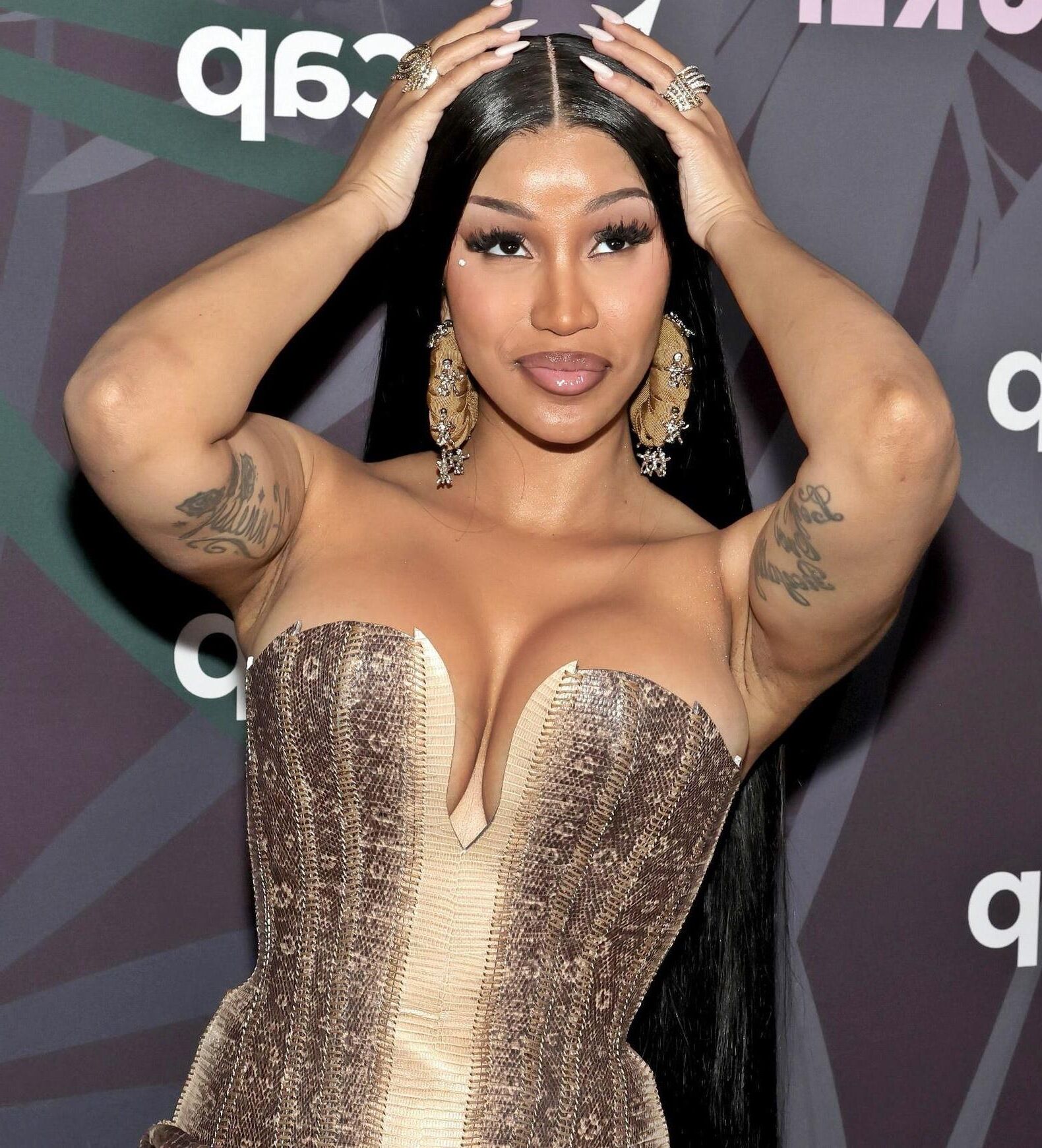 Celebrity Armpits 